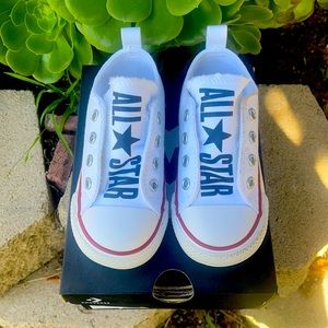 Converse tennis shoes